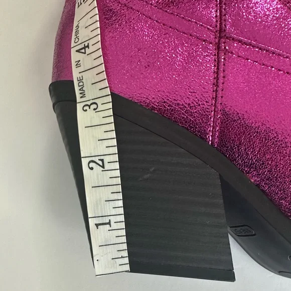 Nine West Western Pink Metallic Keeks boots size 8.5
Metallic cowboy boots - Picture 9 of 11